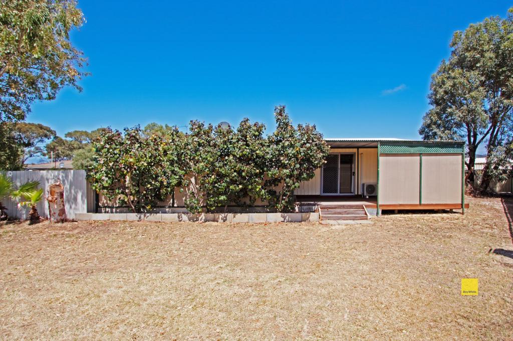 4 Morrison Pl, Leeman, WA 6514