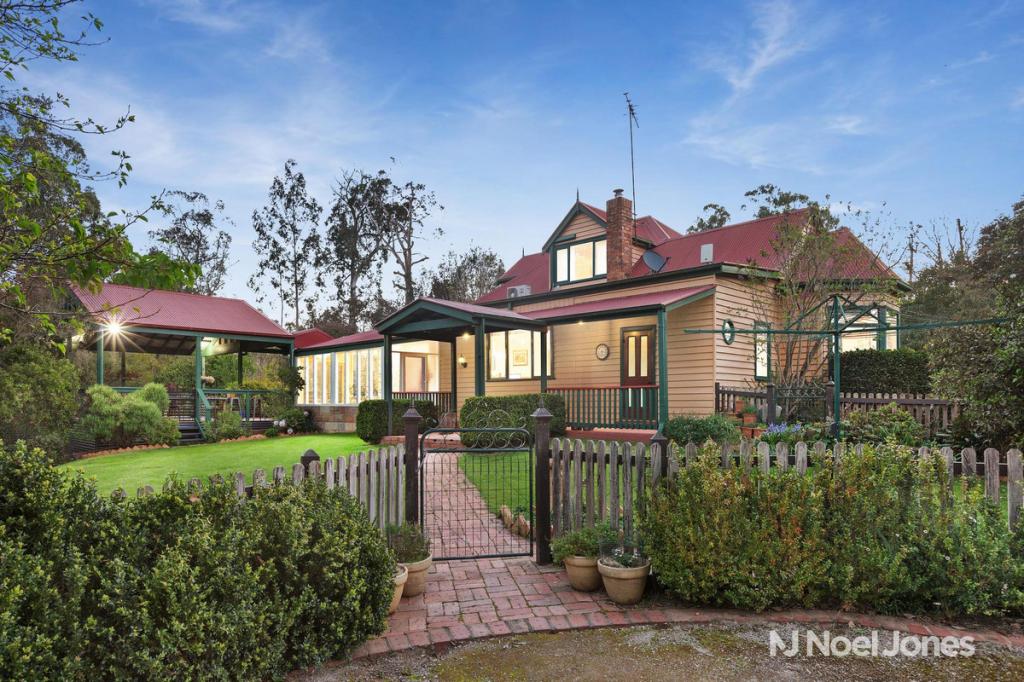 35 & 35a Wandin East Rd, Wandin North, VIC 3139