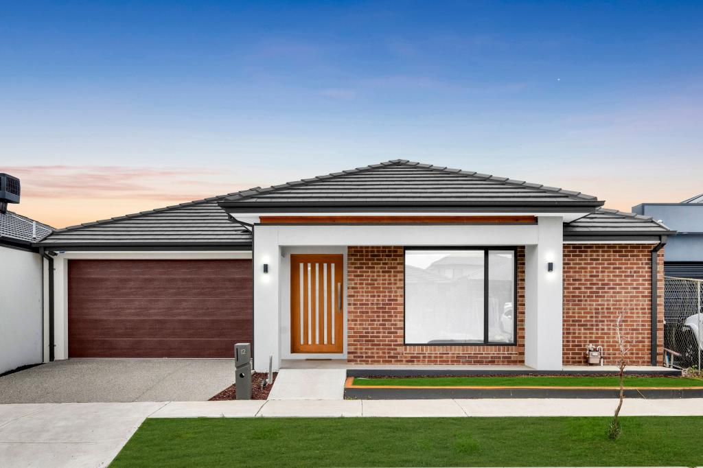 12 SCOTTY RD, DEANSIDE, VIC 3336