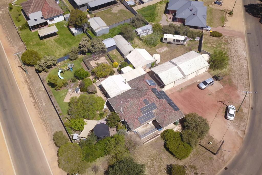 2 Conroy St, Katanning, WA 6317