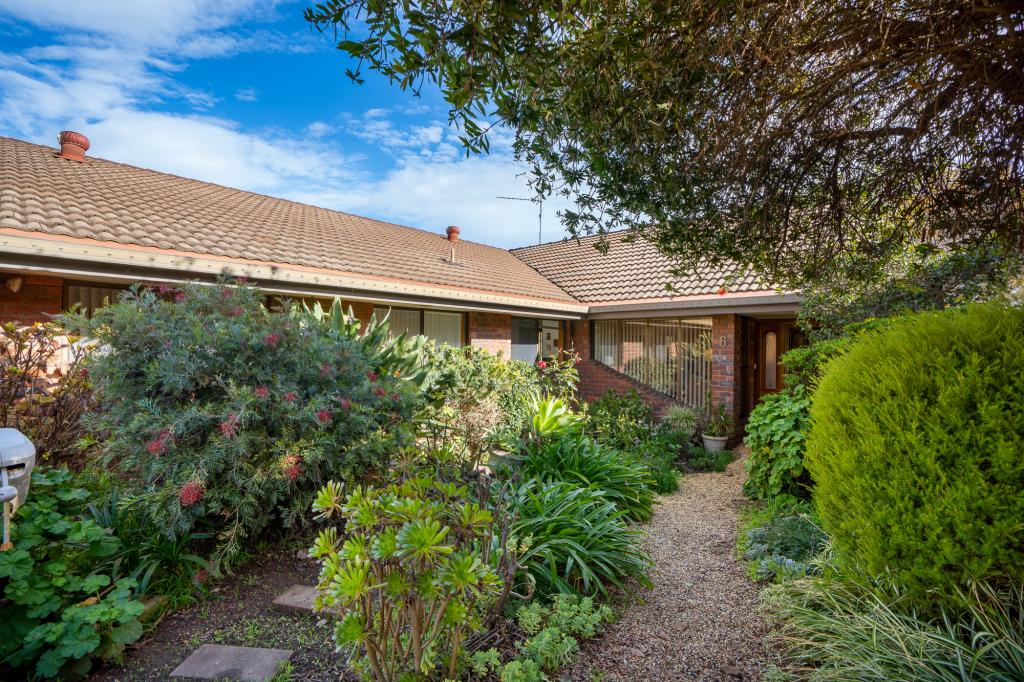 6 Amaroo Ave, Cowra, NSW 2794