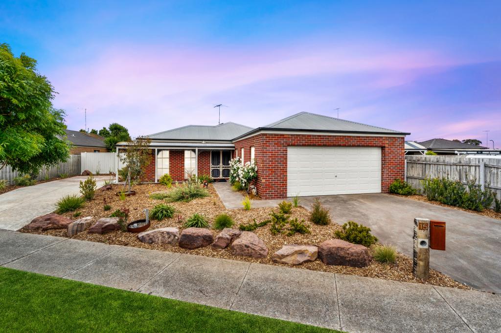 15 NIVEK CT, ST ALBANS PARK, VIC 3219