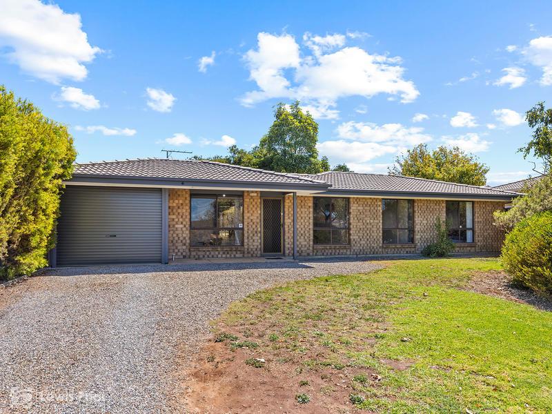 27 Barton Dr, Trott Park, SA 5158