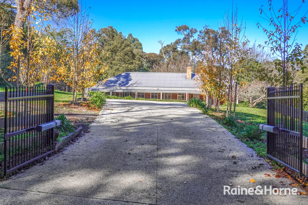 50 Outawood Rise, Gisborne, VIC 3437