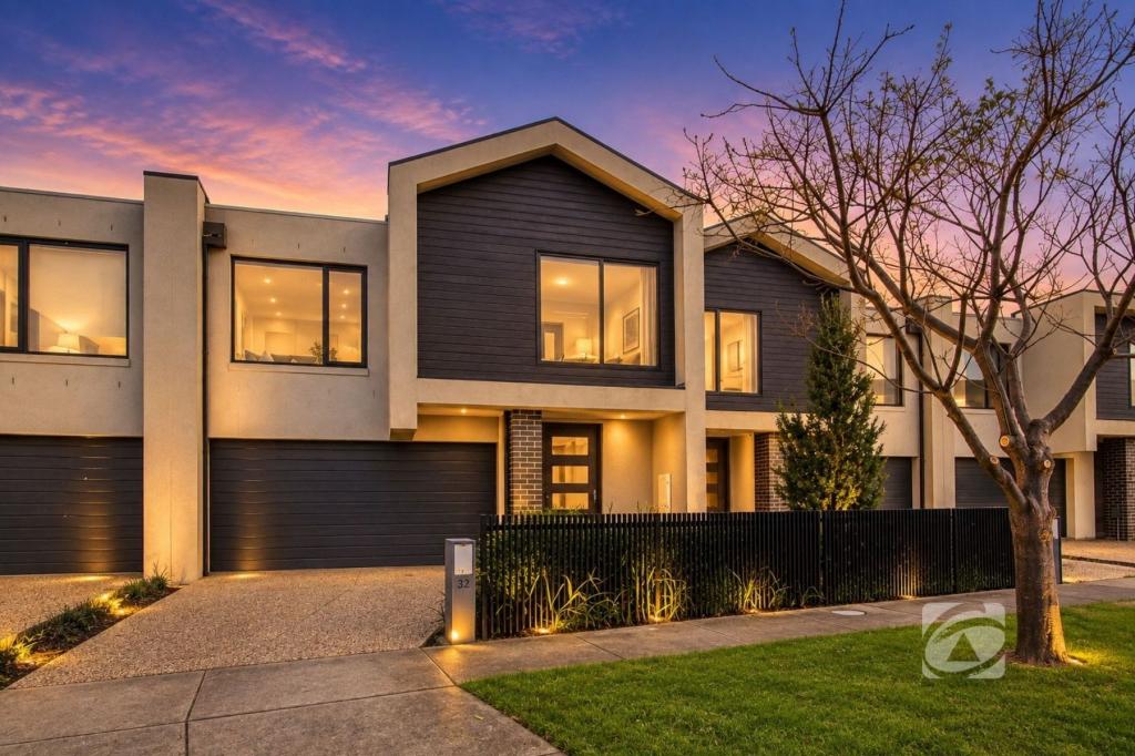 32 Mortlake Dr, Officer South, VIC 3809