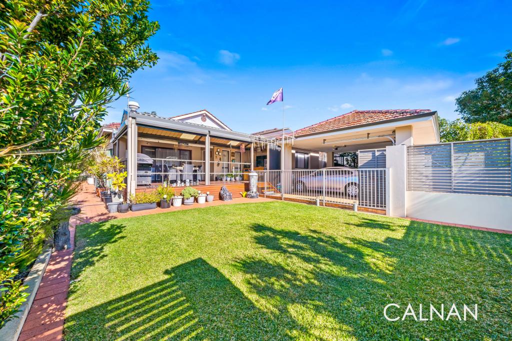 18 YOUNG ST, MELVILLE, WA 6156