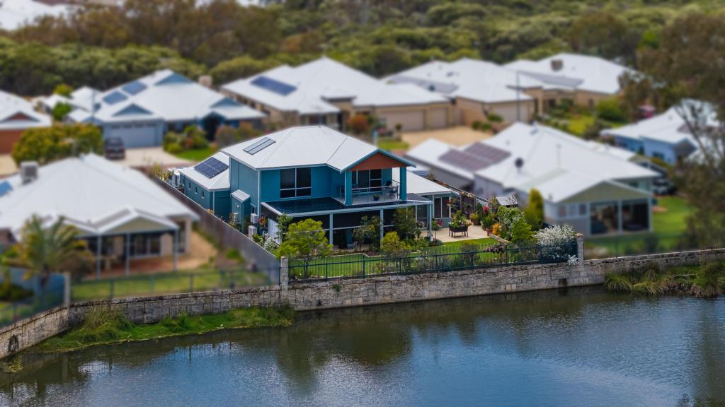 14 Carnarvon Way, Erskine, WA 6210