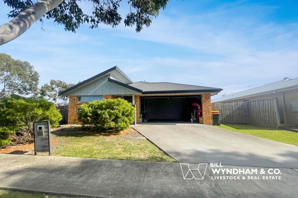 23 SHANNON BVD, BAIRNSDALE, VIC 3875