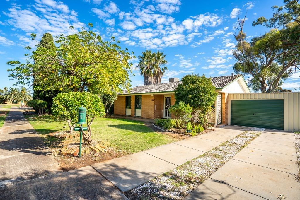 15 Adaluna Cres, Smithfield, SA 5114