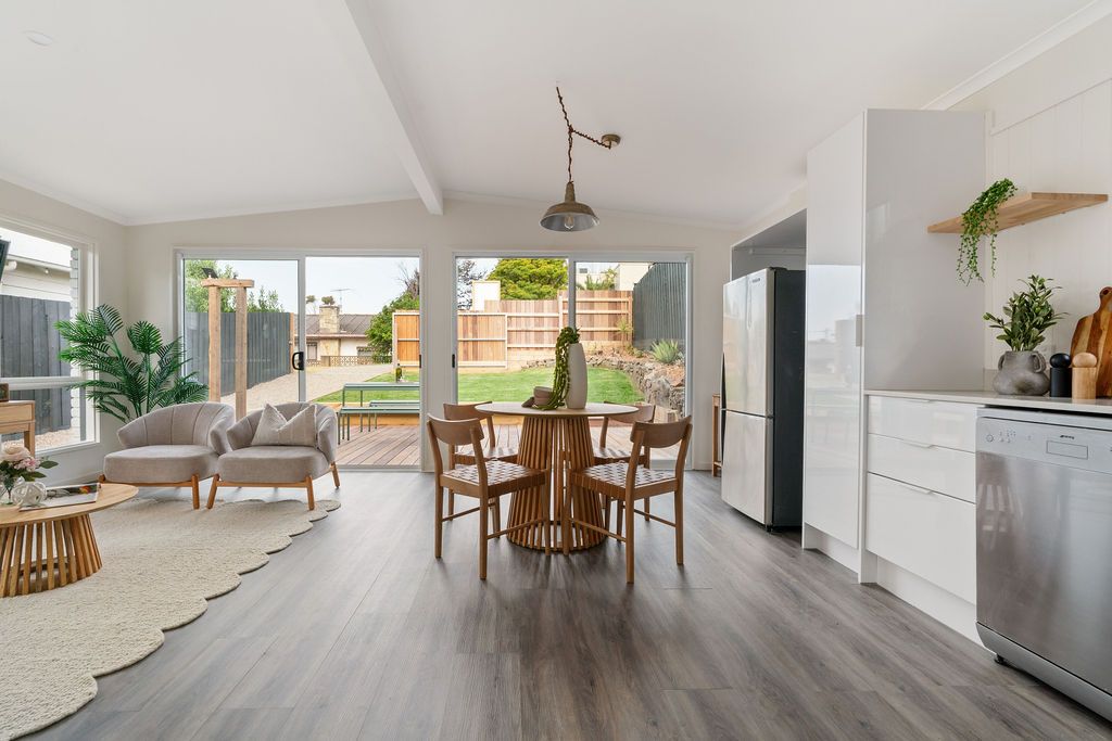 6 Fifth Ave, Rosebud, VIC 3939