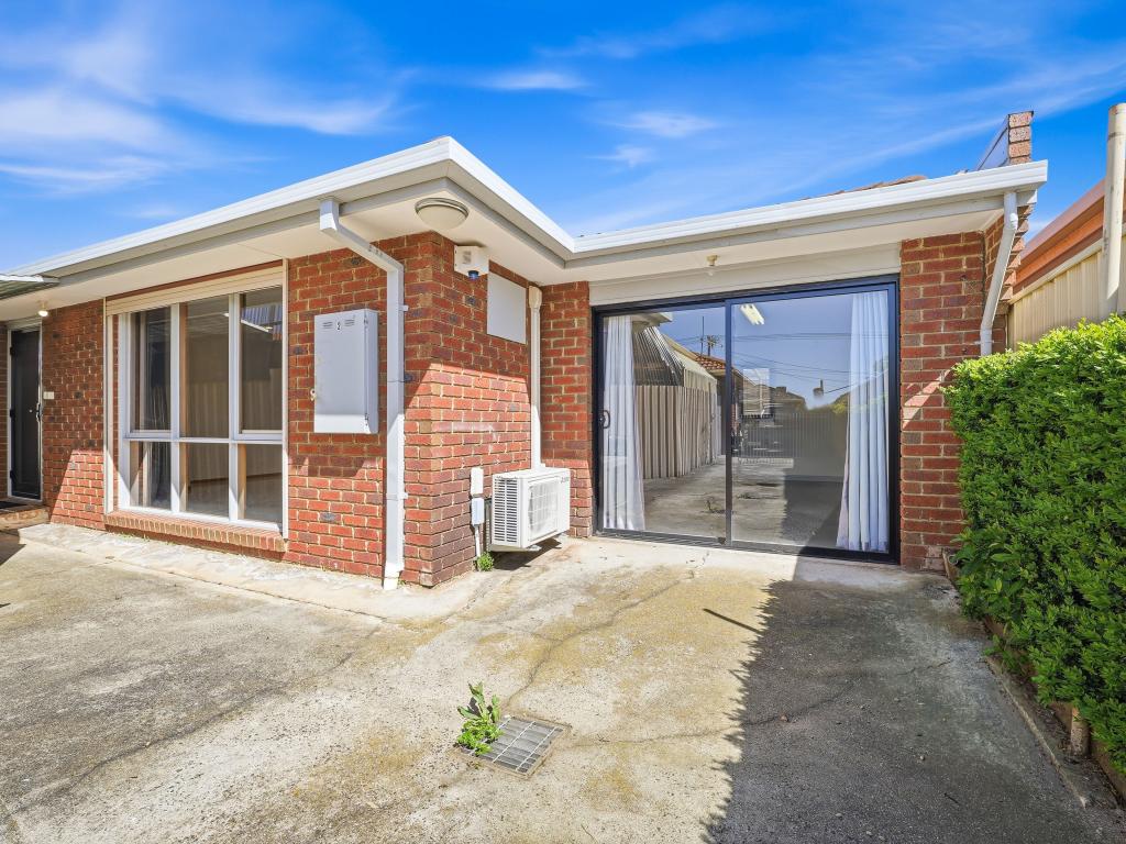 2/21 Reaburn Ave, St Albans, VIC 3021