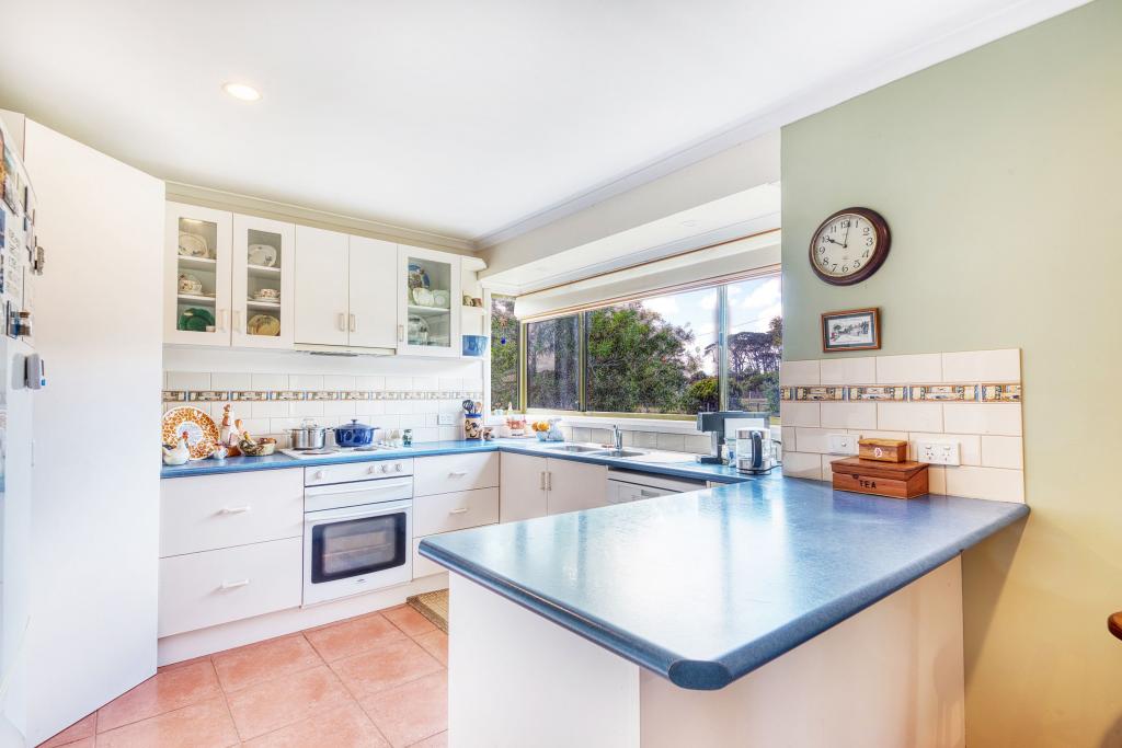 28 Crichton Cres, Venus Bay, VIC 3956