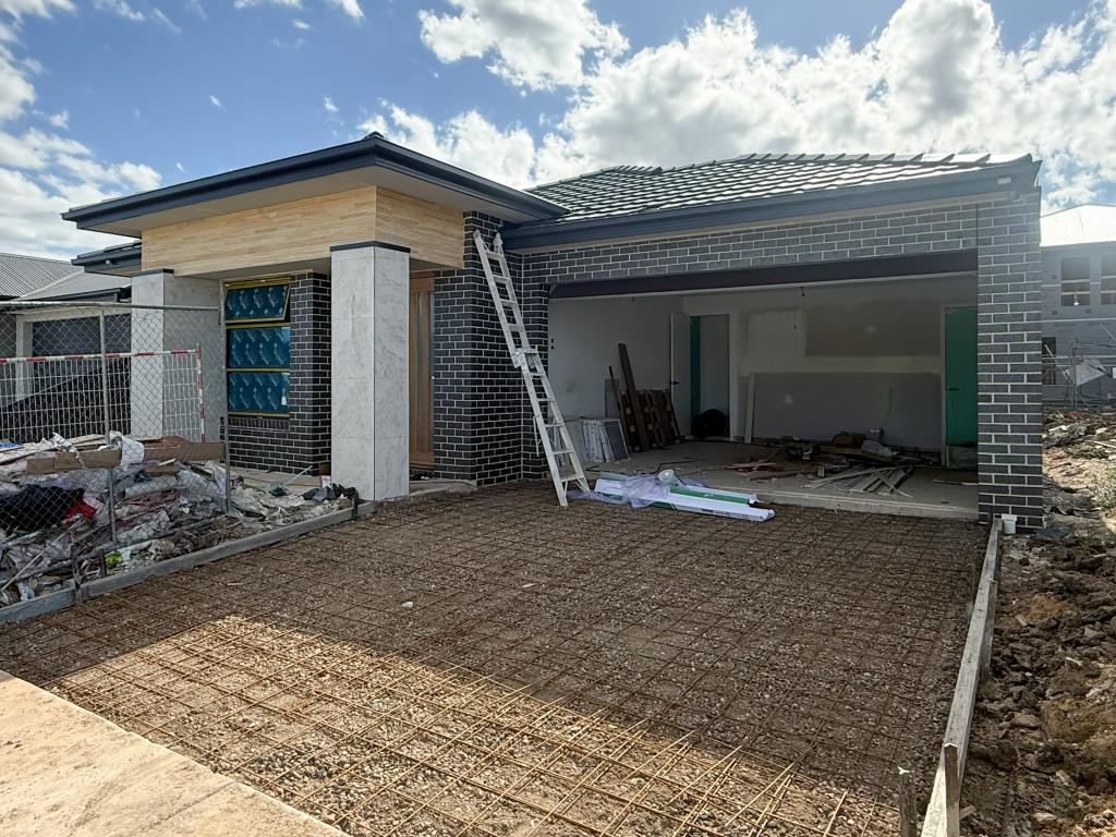 28 SPREADING RD, MICKLEHAM, VIC 3064