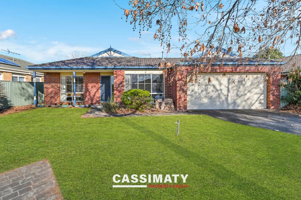 13 Woodchase Ct, Cranbourne East, VIC 3977