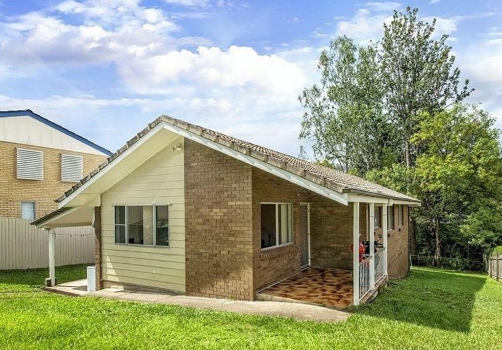 11 Woorama Rd, The Gap, QLD 4061