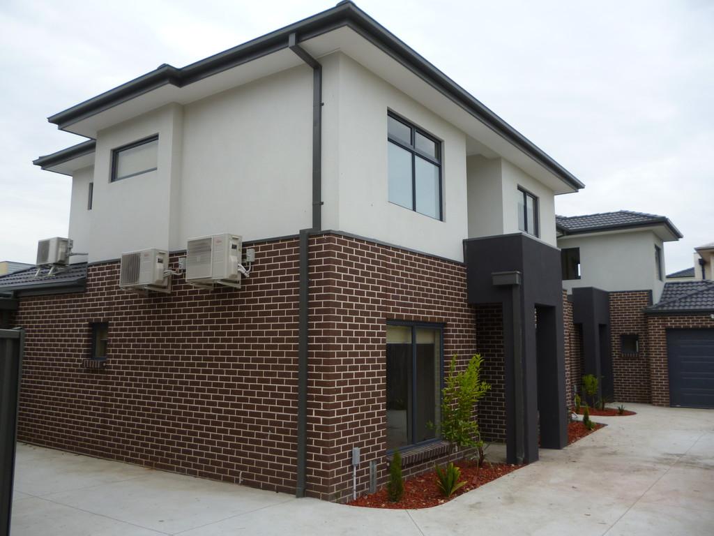 2/8 Baird St, Maidstone, VIC 3012