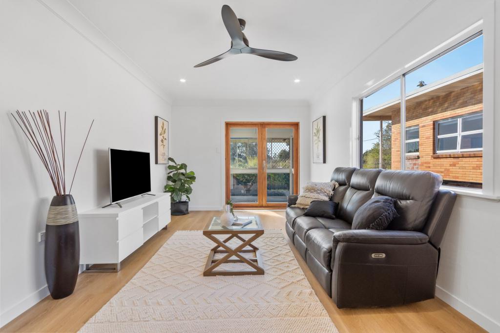 11 MEGALONG ST, HOLLAND PARK WEST, QLD 4121