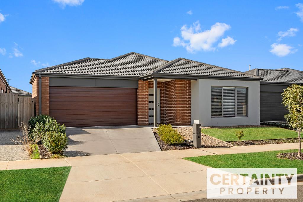 12 Maclaren Dr, Melton South, VIC 3338