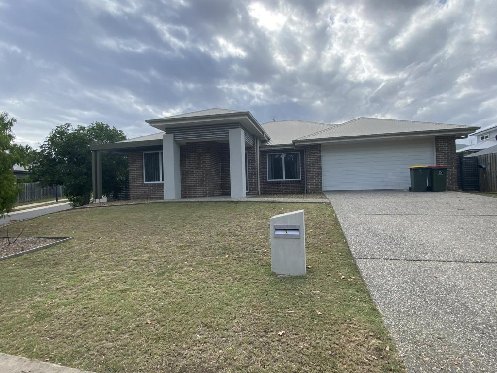 9 Buchanen St, Boyne Island, QLD 4680