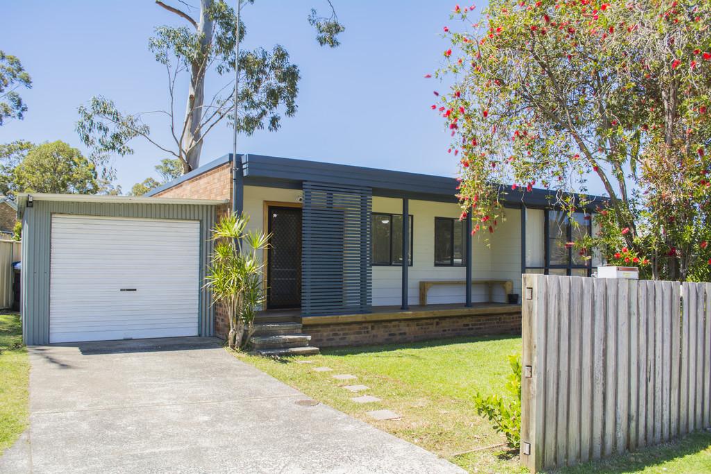 1 Jubilee Pde, Berkeley Vale, NSW 2261