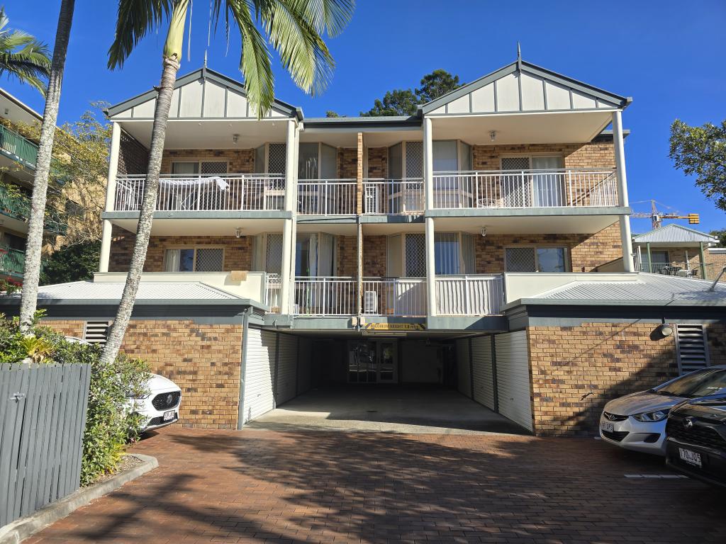 2/115 Central Ave, Indooroopilly, QLD 4068