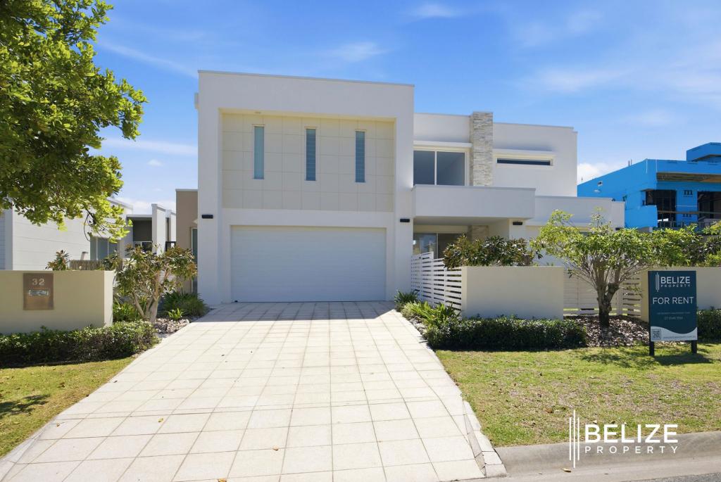 32 WINDWARD PL, JACOBS WELL, QLD 4208