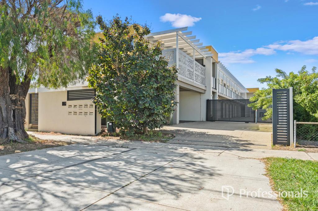 2/18 Mathoura St, Midland, WA 6056
