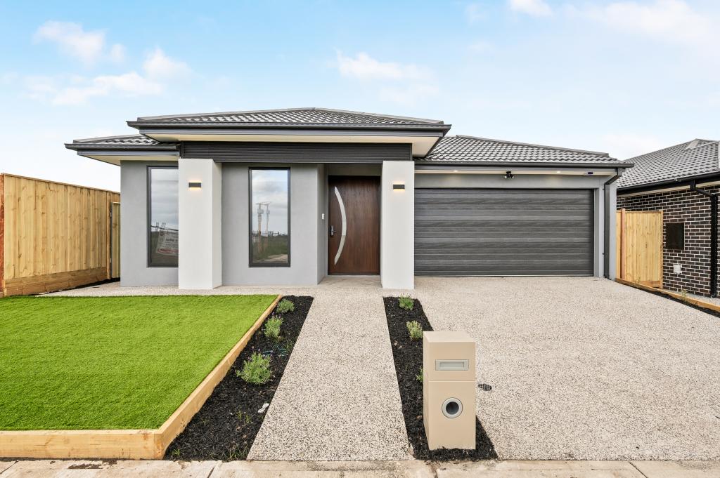 20 NEWCHAPEL RD, SUNBURY, VIC 3429