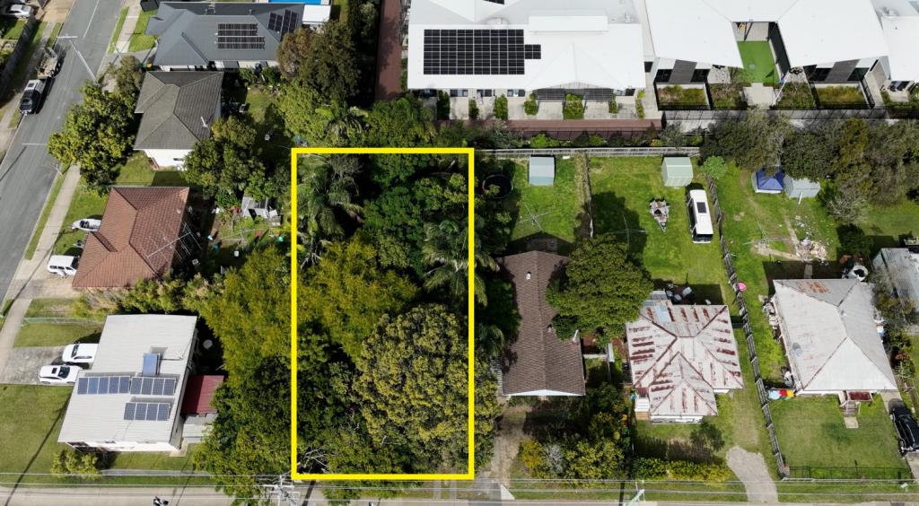 37 SAMSONVALE RD, STRATHPINE, QLD 4500
