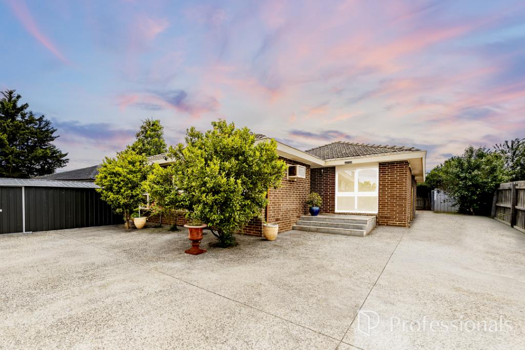 28 CLAREMONT CRES, HOPPERS CROSSING, VIC 3029