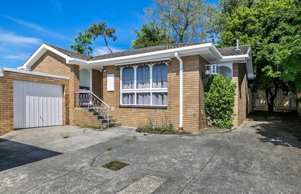 2/17 WALTER ST, GLEN WAVERLEY, VIC 3150