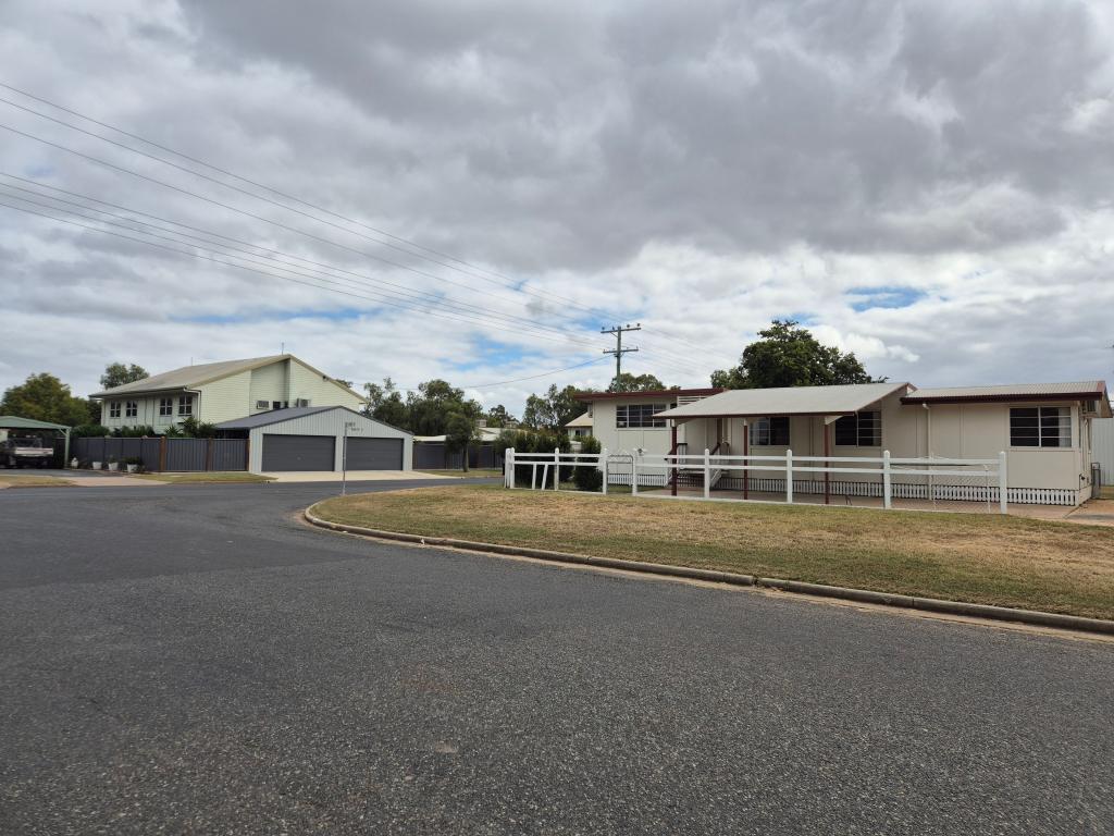 22 Brief St, Emerald, QLD 4720