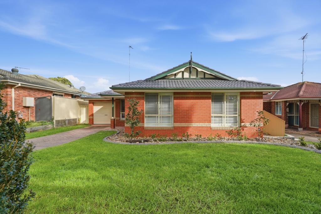 29 Downes Cres, Currans Hill, NSW 2567