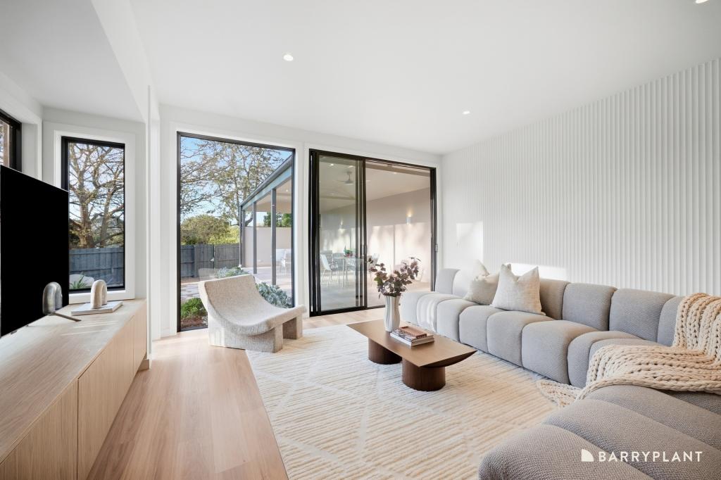 32 GLENWOOD DR, CROYDON, VIC 3136
