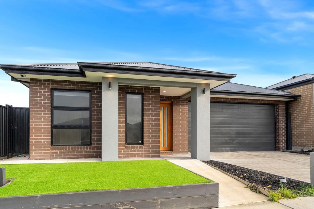 32 Oleander Cct, Beveridge, VIC 3753