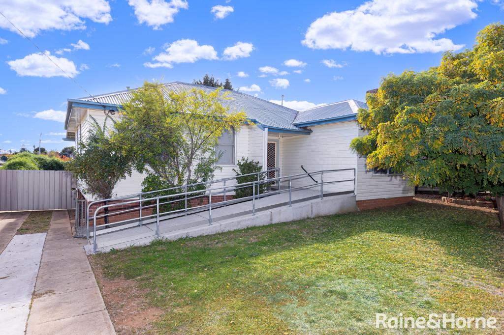 44 Phillip Ave, Mount Austin, NSW 2650