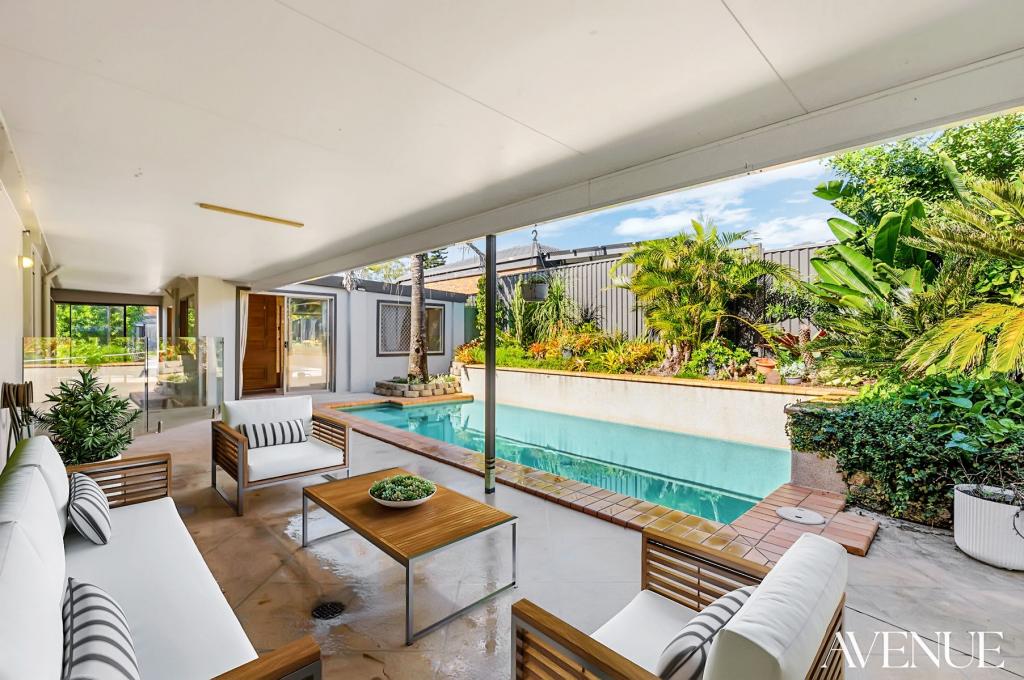 1 Peverell St, Hillcrest, QLD 4118