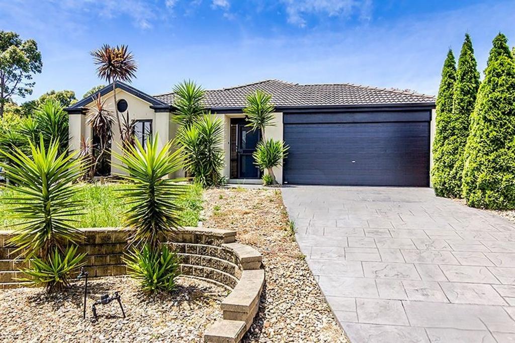 11 GLENSHEE DR, LYNBROOK, VIC 3975