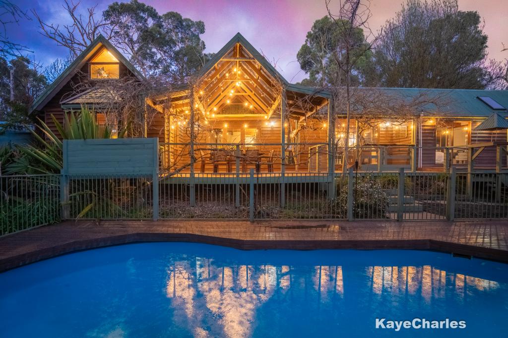 13 FRASER AVE, BEACONSFIELD UPPER, VIC 3808