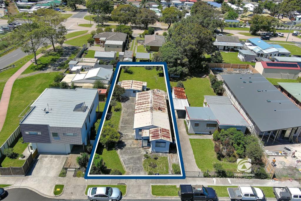 22 Heatherlea Gr, Lakes Entrance, VIC 3909