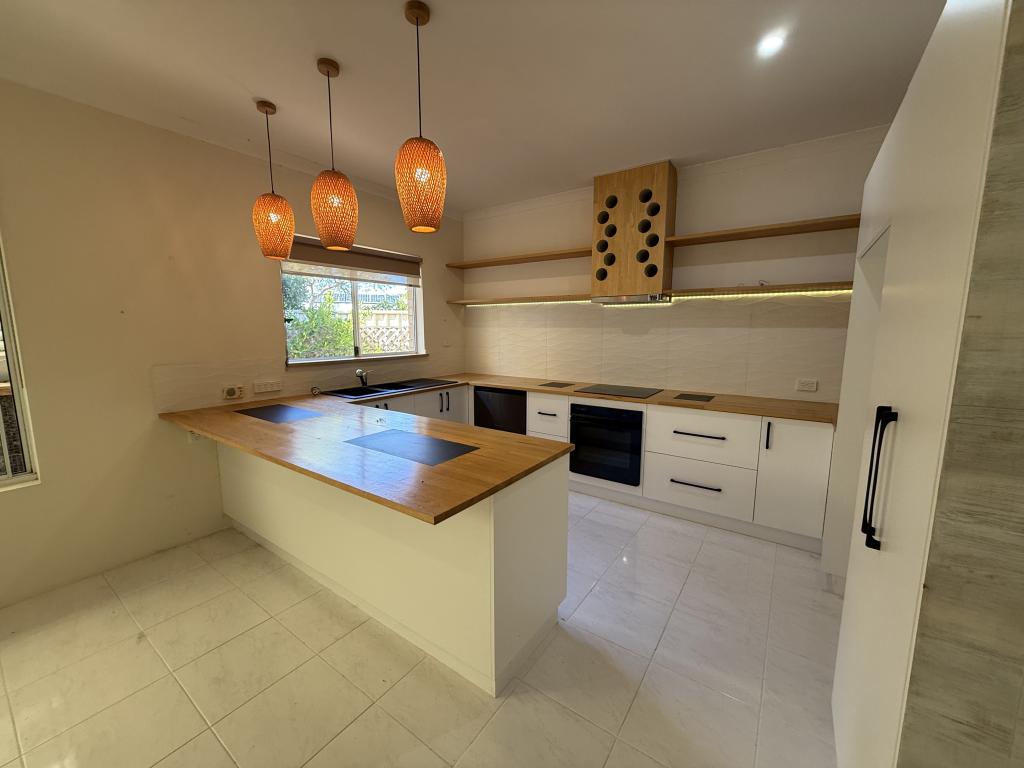 9b Tyne Ct, Safety Bay, WA 6169