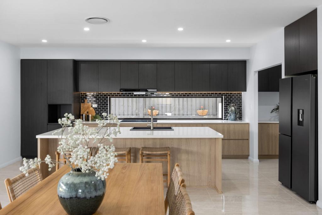 26 Alpine Cres, Banya, QLD 4551