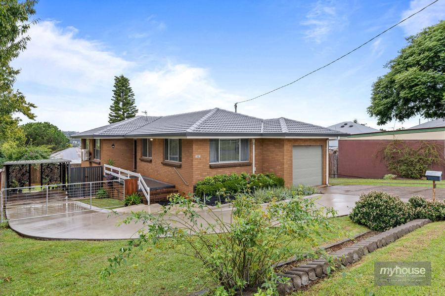 12 Ford St, Rockville, QLD 4350