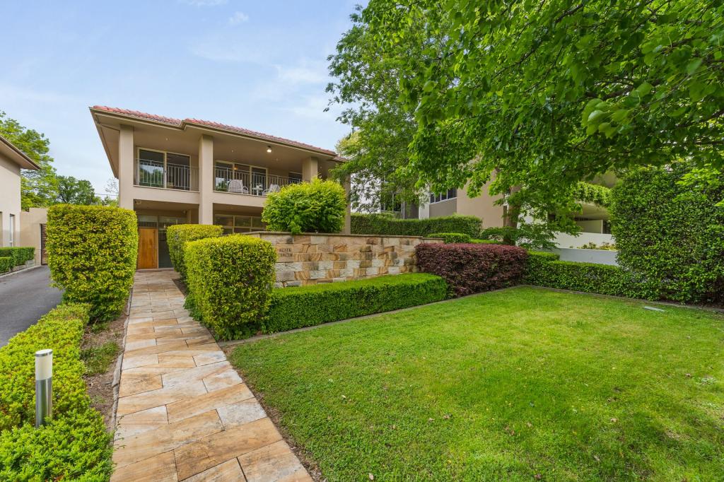 2/15 State Cir, Forrest, ACT 2603