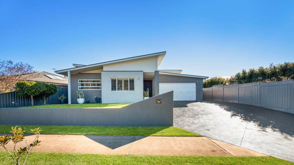 32 WALMSLEY CRES, SILVERDALE, NSW 2752