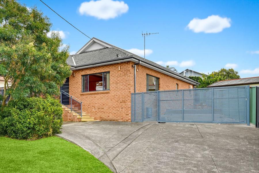 18 Cusack St, Merrylands West, NSW 2160