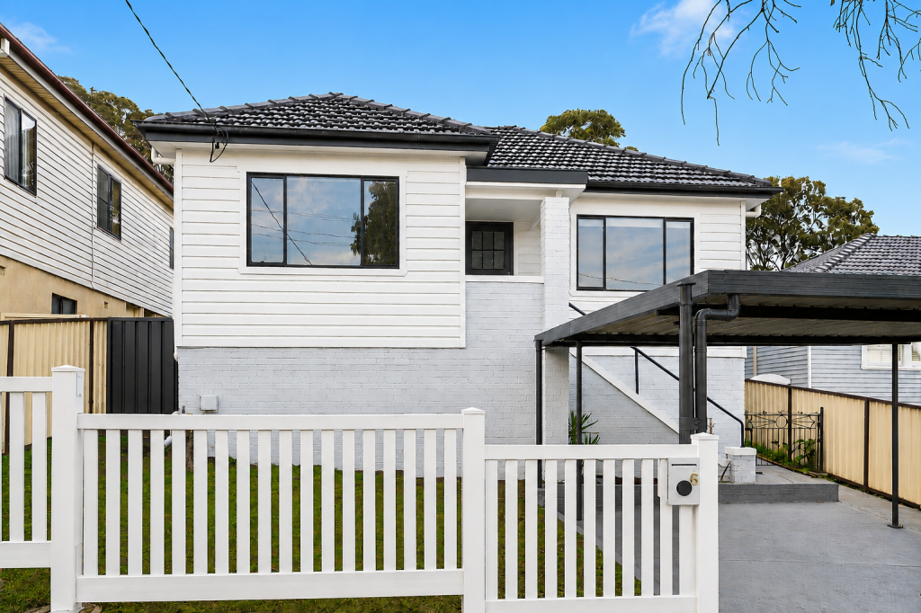 6 Ocean St, Mount Saint Thomas, NSW 2500