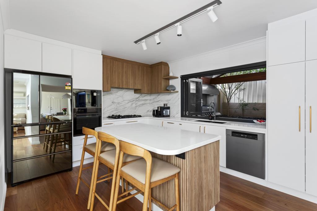 129a Brighton Rd, Scarborough, WA 6019