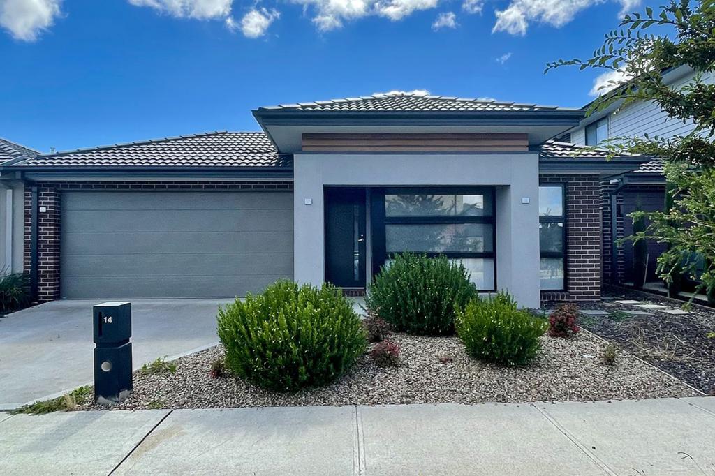 14 Warmbrunn Cres, Berwick, VIC 3806