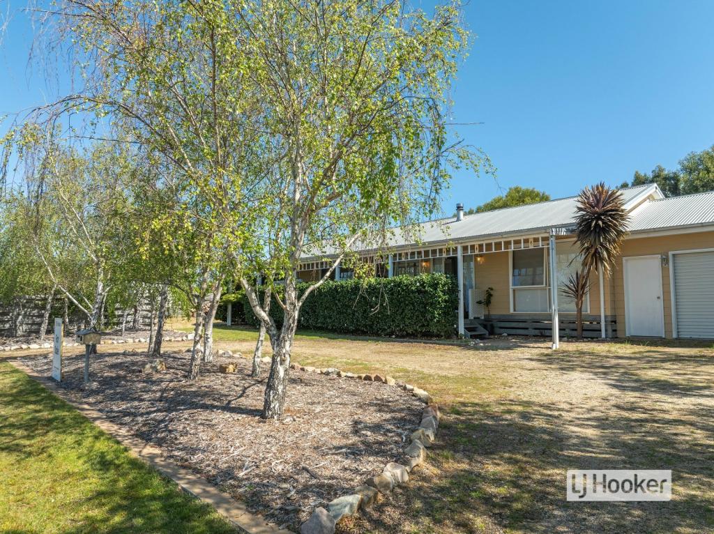 10 & 10a Lake Fair Rise, Newlands Arm, VIC 3875